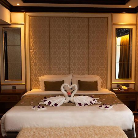 Puteri Wing - Riverside Majestic Hotel Kuching Zewnętrze zdjęcie